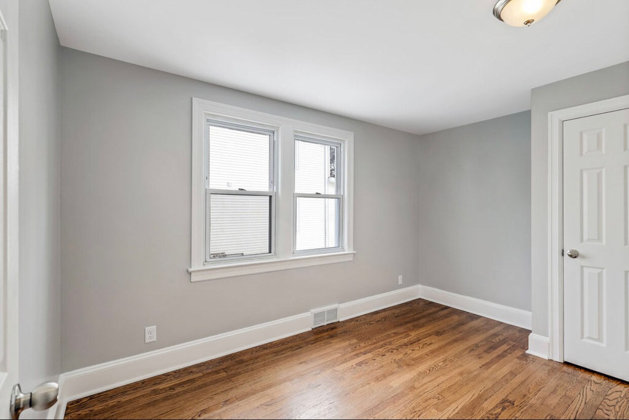 Building Photo - 121 Oakland Pl