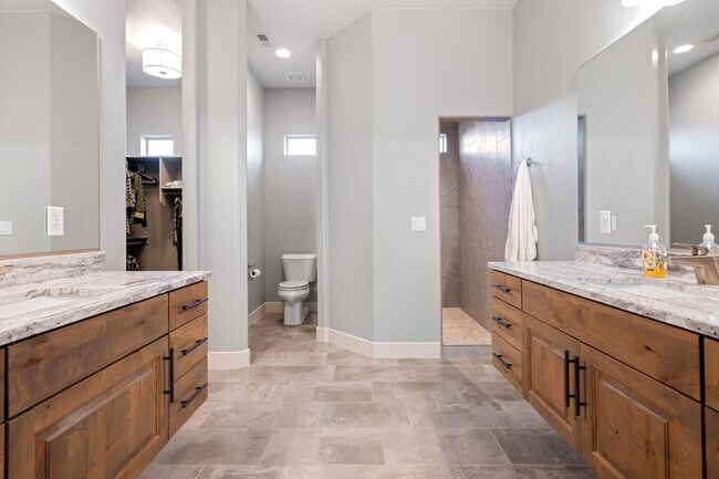 Building Photo - Stunning home with Unobstructed Panoramic Views of Pine Valley Mountain —  6-Month Lease Only