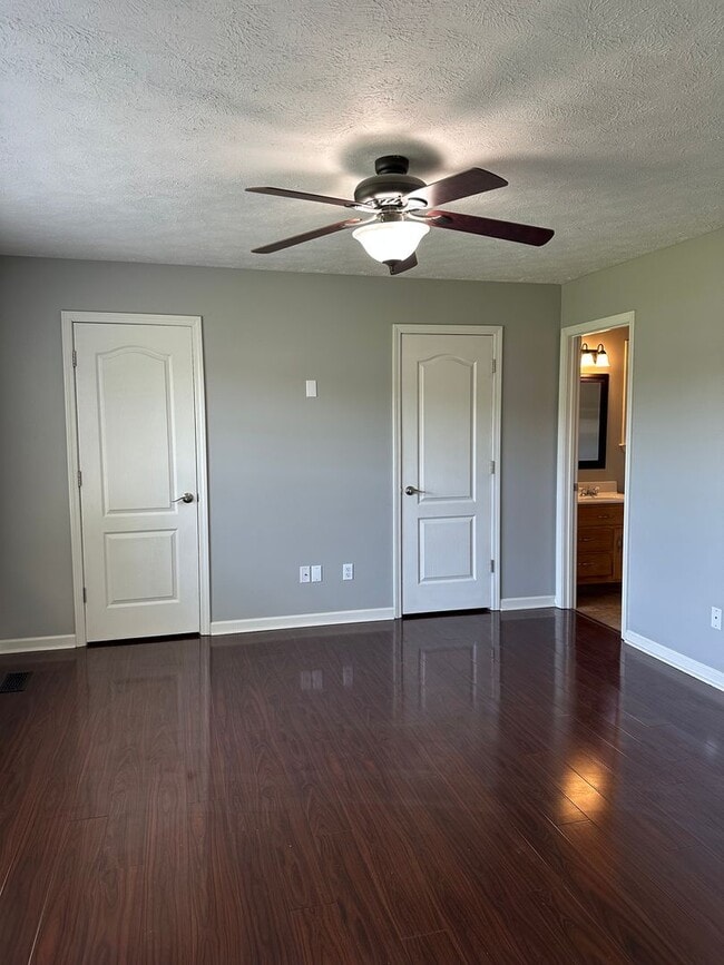 Building Photo - 2024 Stafford Dr
