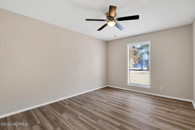 Building Photo - 113 Village Cir
