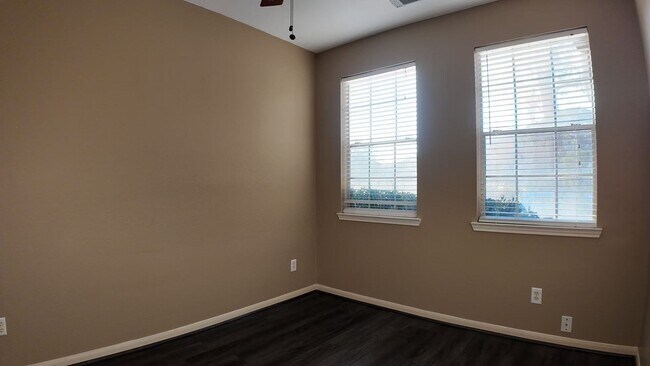 Building Photo - 2919 Foxden Dr