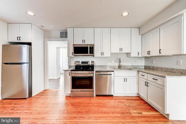 Building Photo - 804 Oella Ave