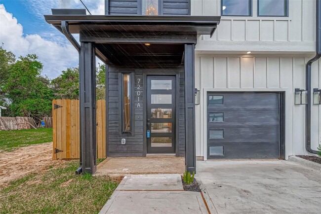 Building Photo - 7201 Edmont Ln