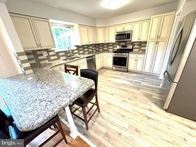 Building Photo - 18 Goshawk Ct