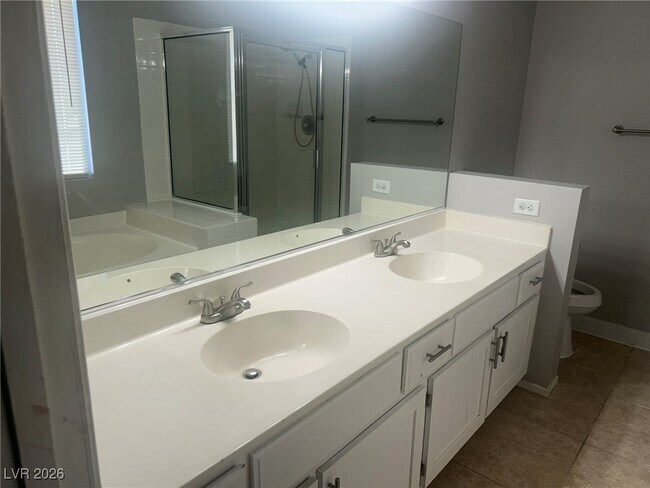 Building Photo - 948 Chaps Cir