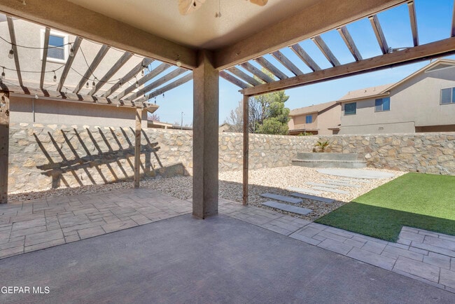 Building Photo - 11512 Robert Lennox Dr
