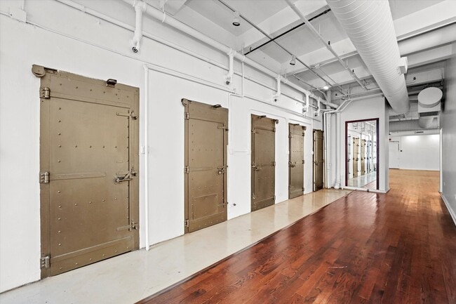 Building Photo - 1301 S Wabash Ave