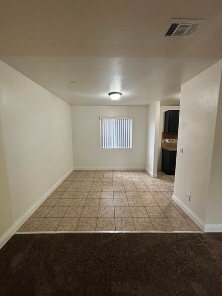 Building Photo - 755 E 76th St