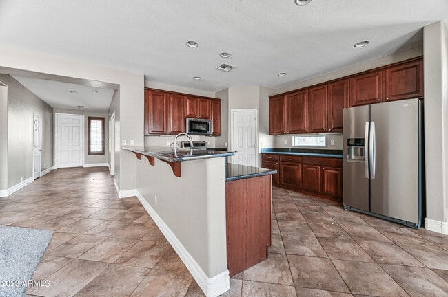 Building Photo - 11127 N 161st Ave