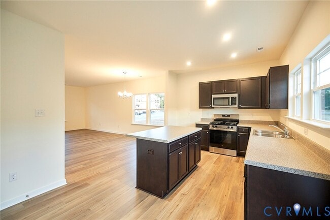 Building Photo - 240 Greenpark Rd