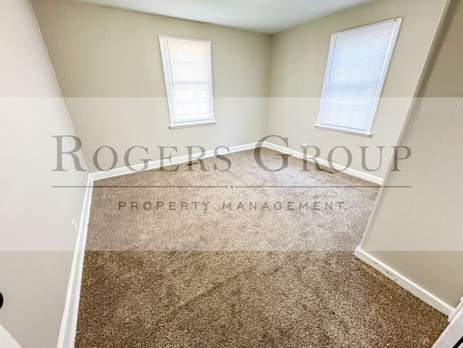 Building Photo - 516 N Clark St