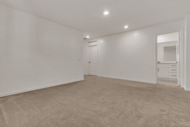 Building Photo - 16162 Juno Way