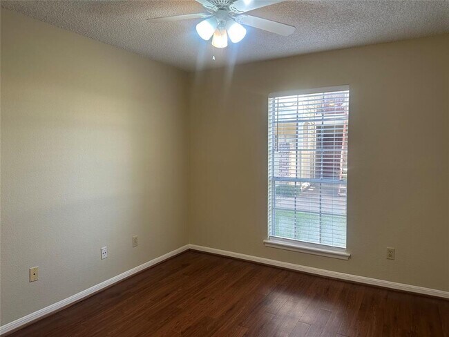 Building Photo - 2120 El Paseo St