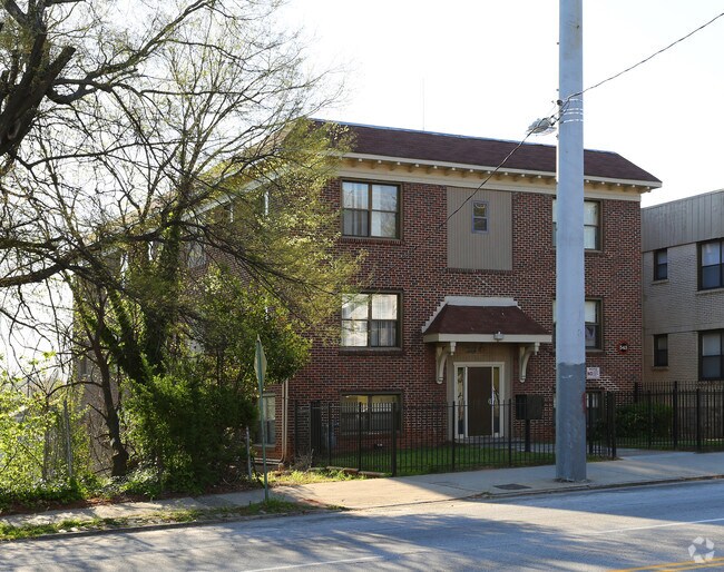 Building Photo - 543 NE Boulevard