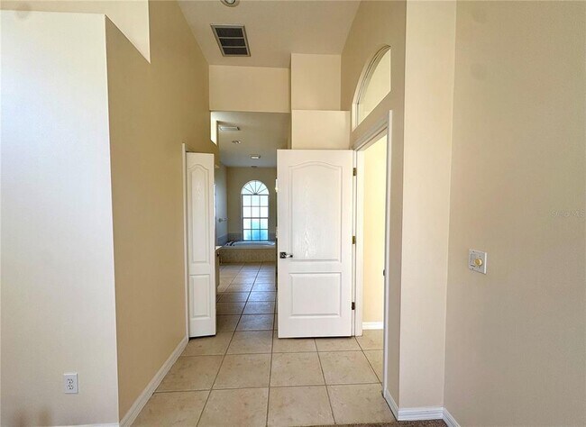 Building Photo - 731 Waterside Ct