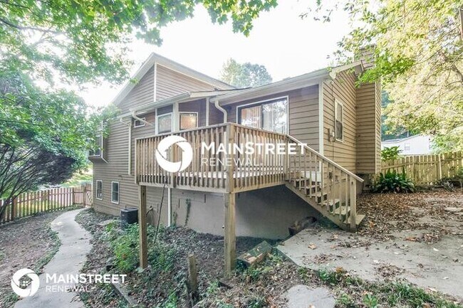 Building Photo - 5 Bedroom Pet-Friendly Home in Kennesaw, GA with Main Street Renewal