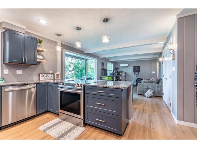 Building Photo - 1409 Hoot Lake Dr