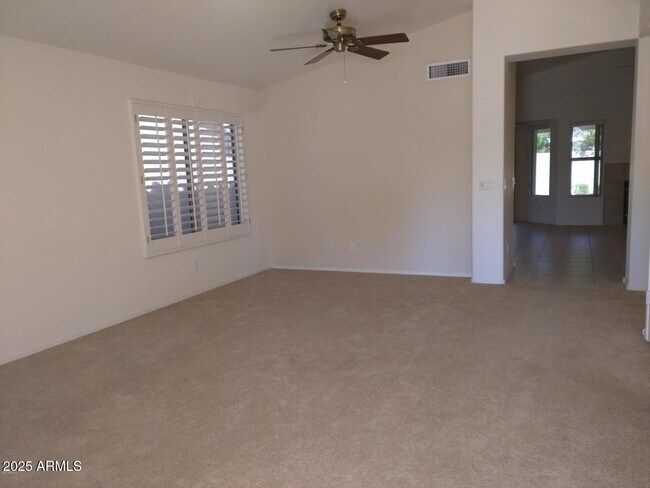 Building Photo - 1924 W Mockingbird Dr