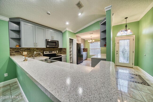 Building Photo - 185 Hawthorn Hedge Ln