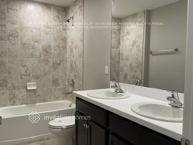 Building Photo - 714 Munich St NW