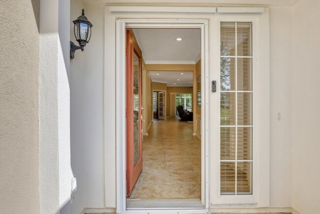 Building Photo - Stunning 2 bedroom, 2 bath in Bluffton