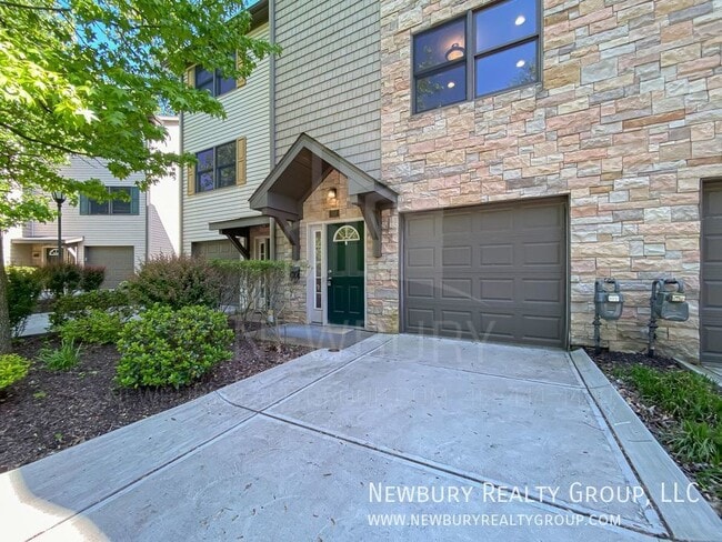Primary Photo - 135 Banksville Pl
