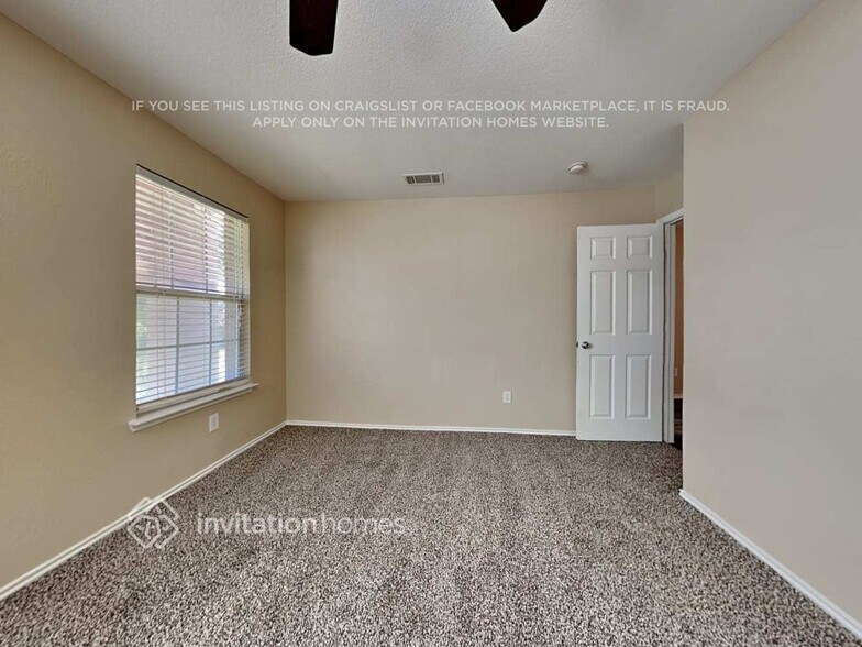 Building Photo - 2042 La Salle Trail