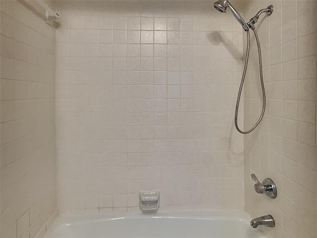 Building Photo - 7105 Rolling Fork Dr