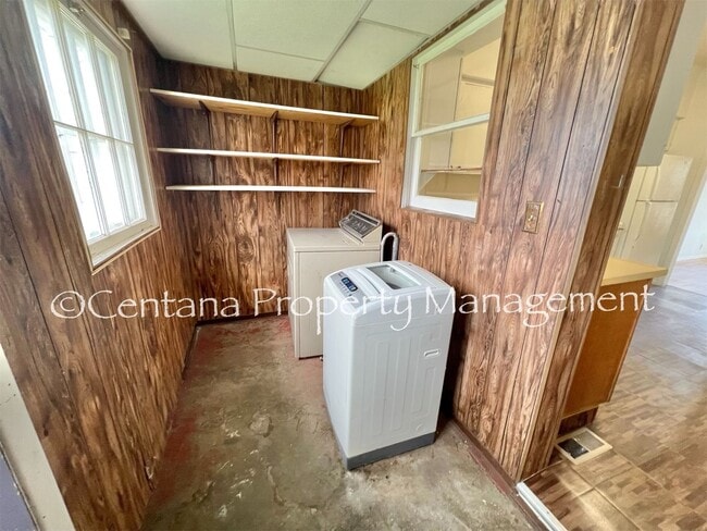 Building Photo - Quaint 2 bedroom home in Anaconda!