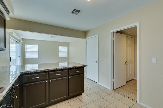 Building Photo - 2193 Eaglecloud Dr