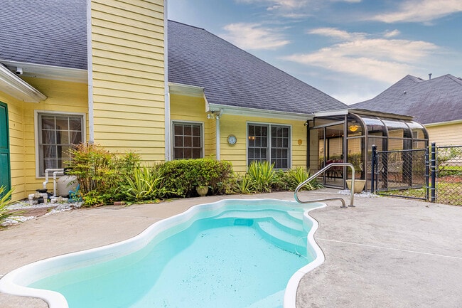 Building Photo - 630 Georgian Hills Dr