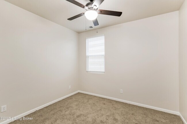 Building Photo - 6041 Edgemont Way