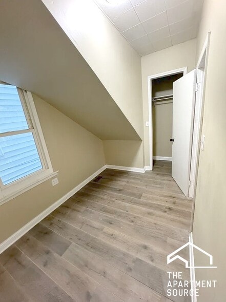 Building Photo - 8364 S Brandon Ave