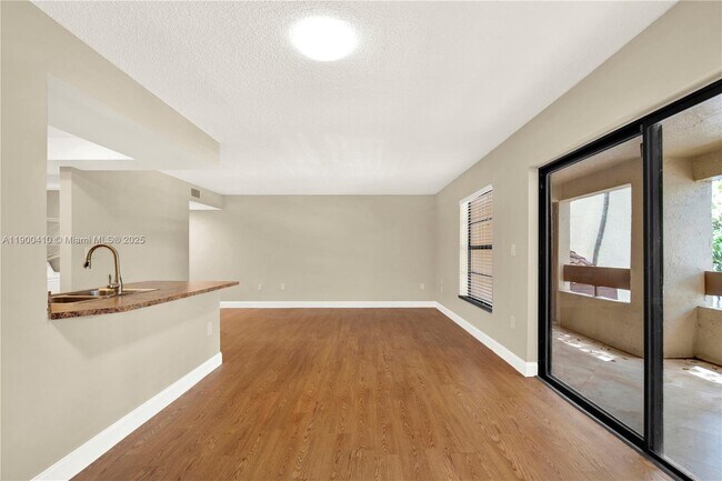 Building Photo - 9255 SW 125th Ave