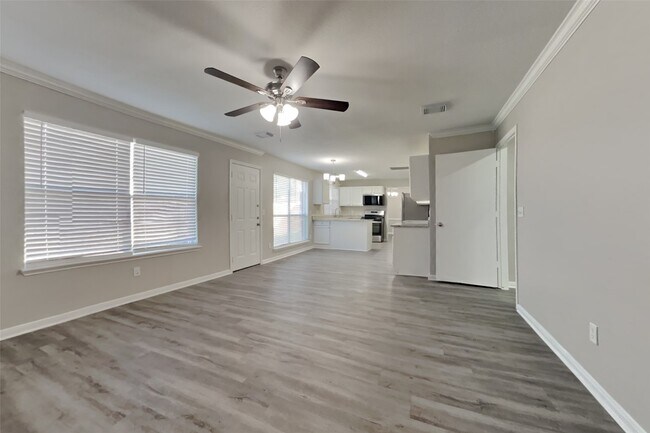 Building Photo - 19123 Oakway Dr