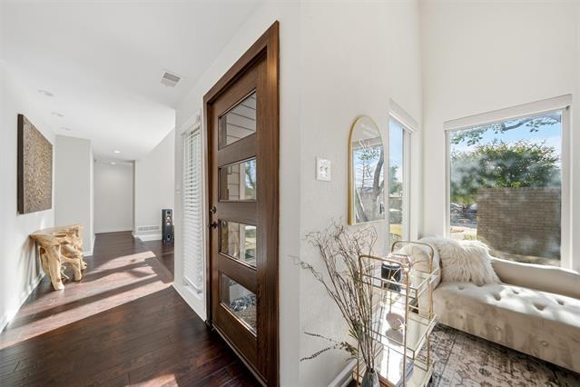 Building Photo - 3313 Overland Dr