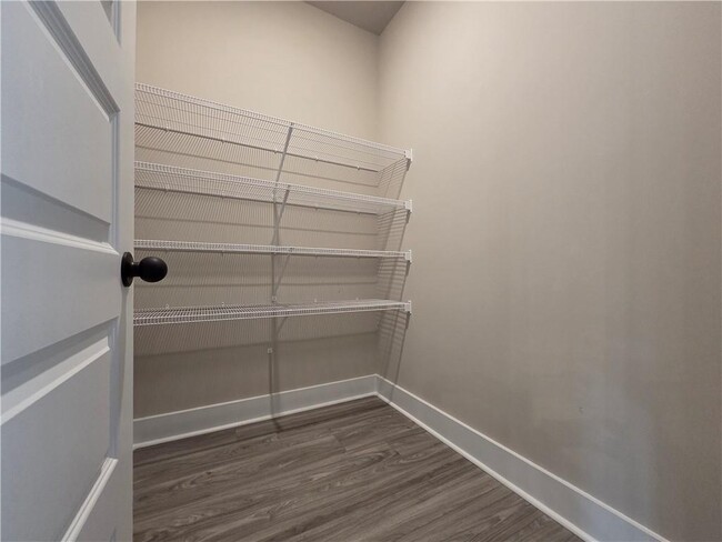 Building Photo - 6 Rock Pk Wy