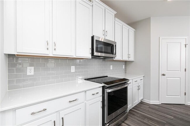 Building Photo - 3085 Cambridge Ml St