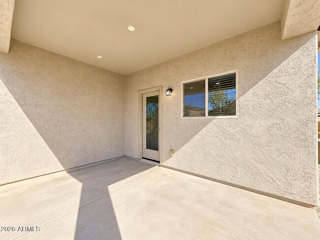 Building Photo - 17961 W Lawrence Ln