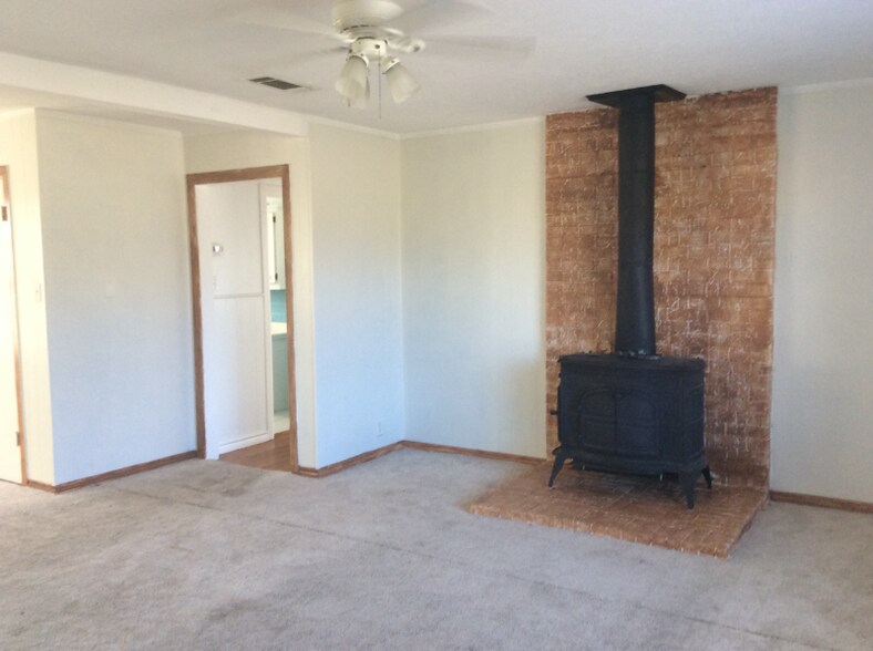 Building Photo - 6921 Co Rd 109B