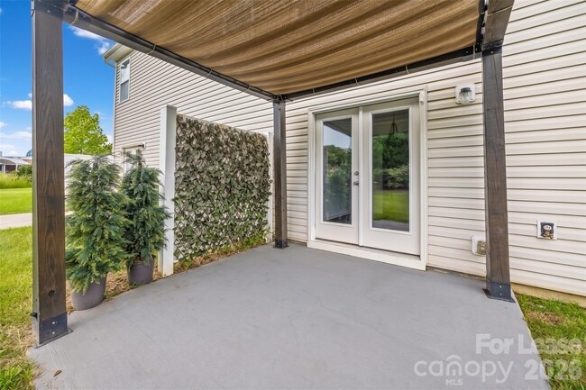 Building Photo - 872 Summerlake Dr