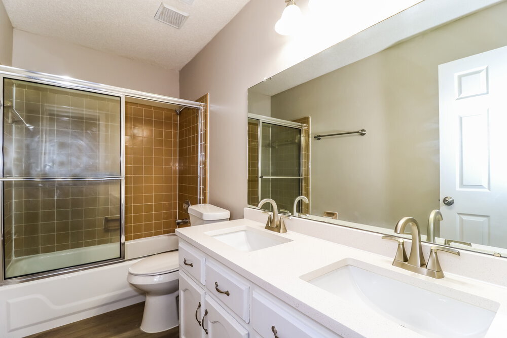 Building Photo - 329 Locust Grove Dr