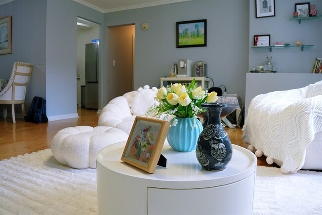 Building Photo - 8 Juniper St