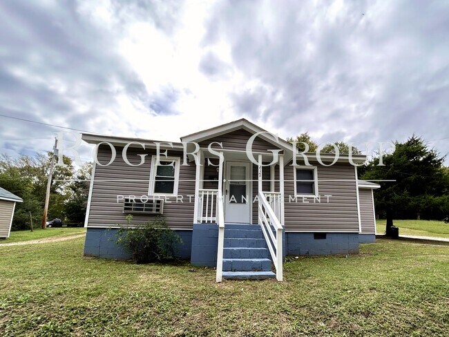 Primary Photo - 217 Mineral Springs St