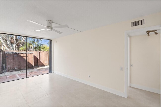 Building Photo - 6907 SW 115th Pl