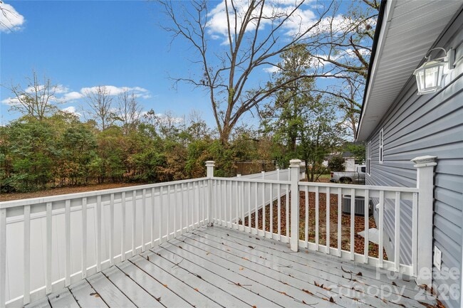 Building Photo - 109 Haddock Rd NW