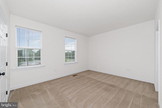 Building Photo - 712 Pony Ln