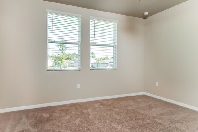 Building Photo - 824 Rivers Crossing St