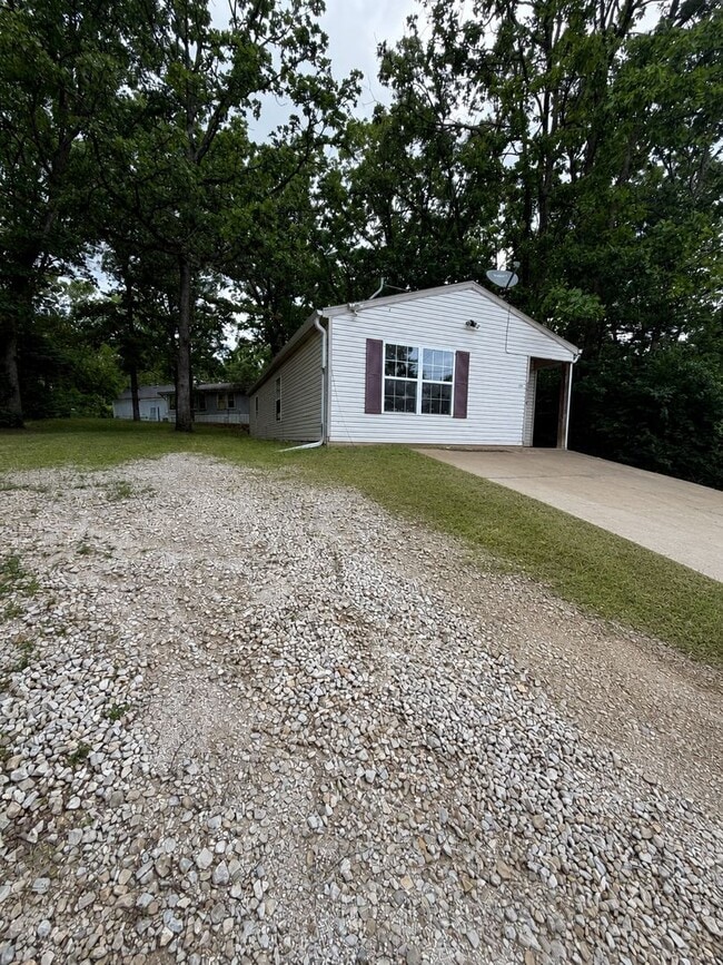 Building Photo - 4031 White Oak Rd