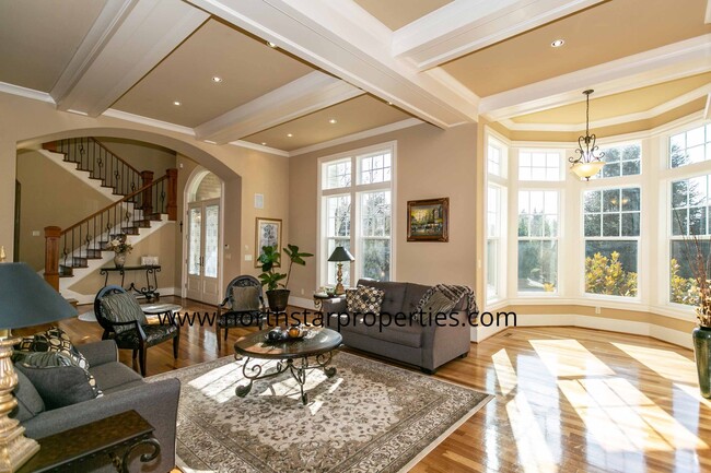 Building Photo - Stunning Home in Hidden Creek